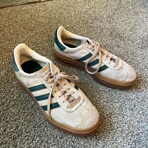 Adidas gazelle bold green and white women’s 7